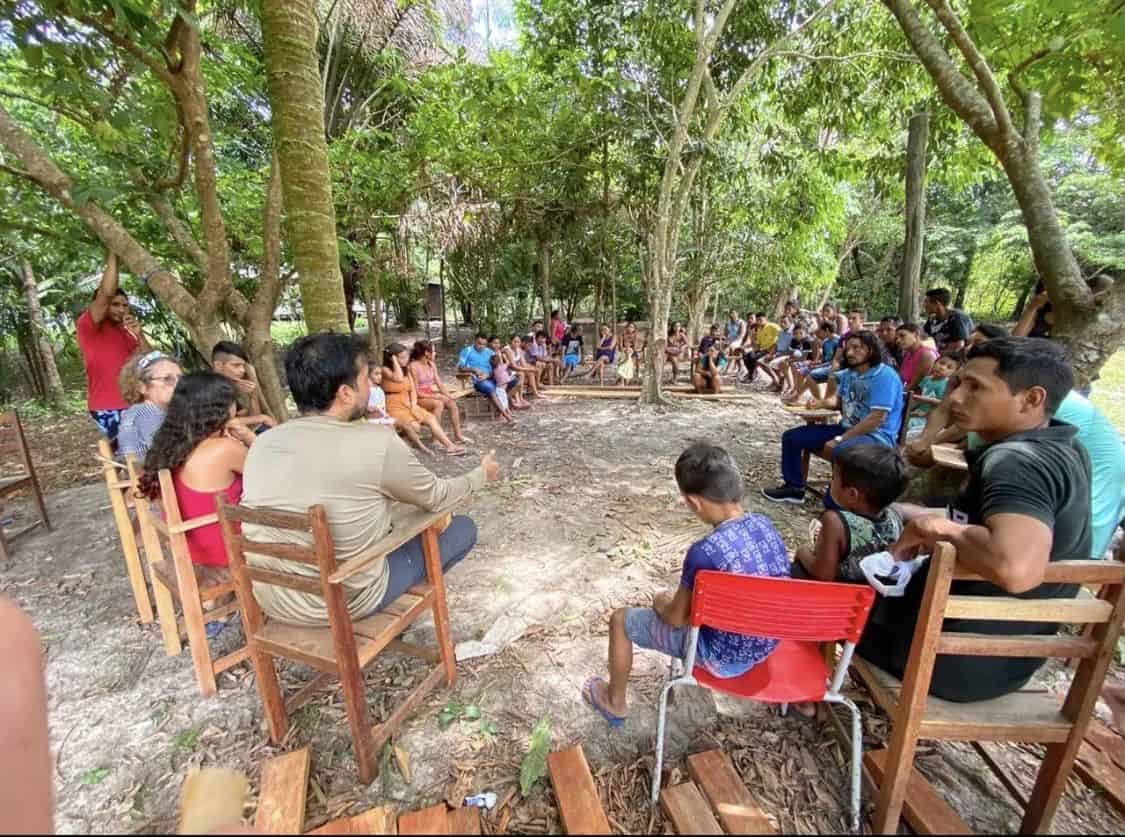 Reunião com comunitários em Combate ao Desmatamento na Amazônia